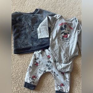 6-9 month Disney set